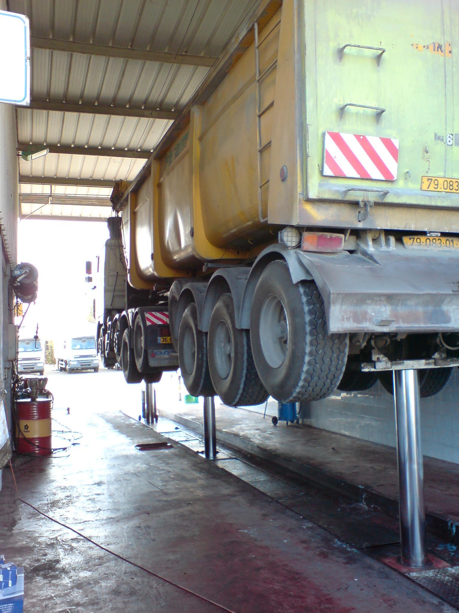 ליפט 3 בוכנות תת קרקעיות למשאיות Becker